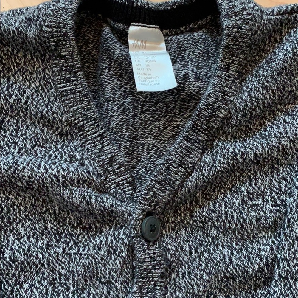 H&M sweater 🥰 - Picture 2 of 3
